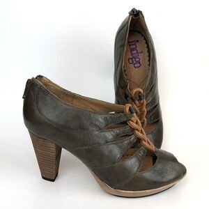 Clarks Indigo Heels Size 6 Retro Leather Peep-Toe Zip Leather Lacing Khaki